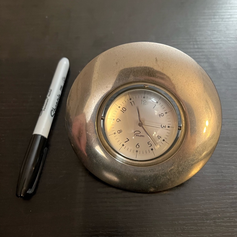 Philippi Desk Clock - spinning with picture backside